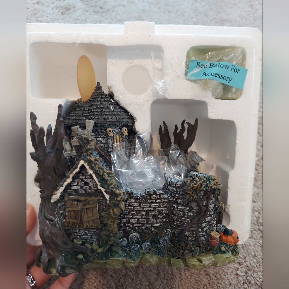Universal Studios Halloween Village "Wolf Man's Lair" COA Included